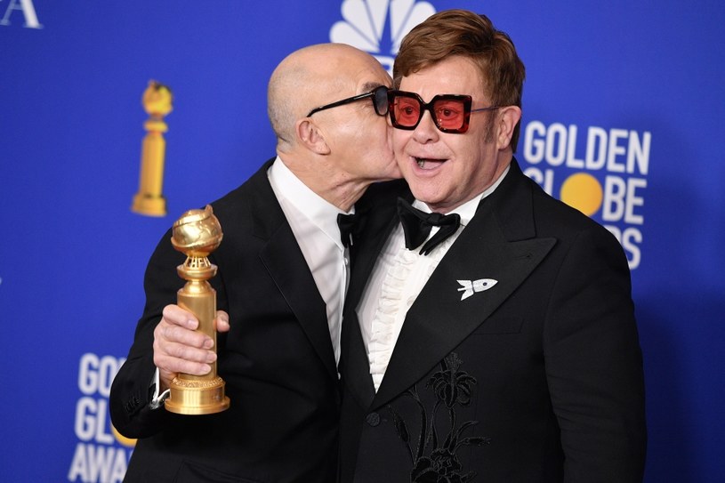 Elton John, wraz ze swym współpracownikiem Berniem Taupinem, odebrał Złoty Glob za najlepszą piosenkę.