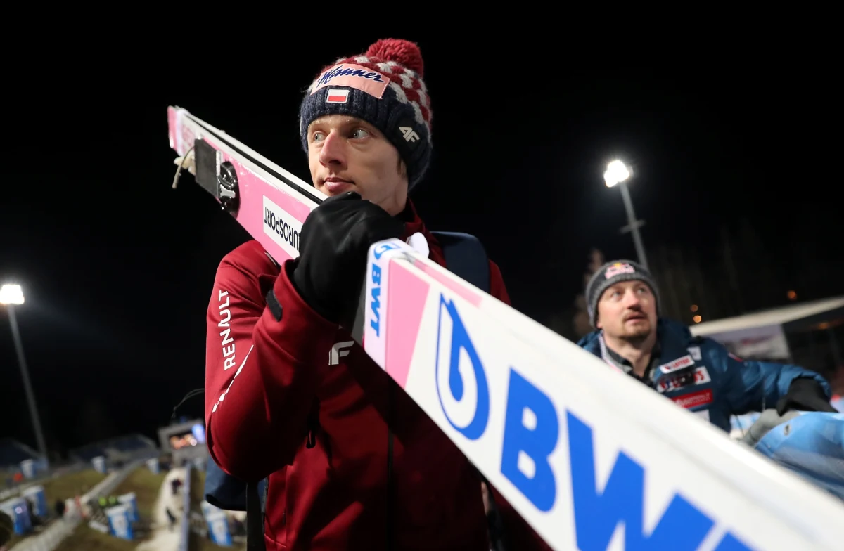 Dawid Kubacki jest blisko triumfu w Turnieju Czterech Skoczni. Przed ostatnimi zawodami w Bischofshofen jego przewaga nad najgroźniejszymi rywalami niczego jednak nie gwarantuje. Norweg Marius Lindvik, Niemiec Karl Geiger i Japończyk Ryoyu Kobayashi łatwo się nie poddadzą.