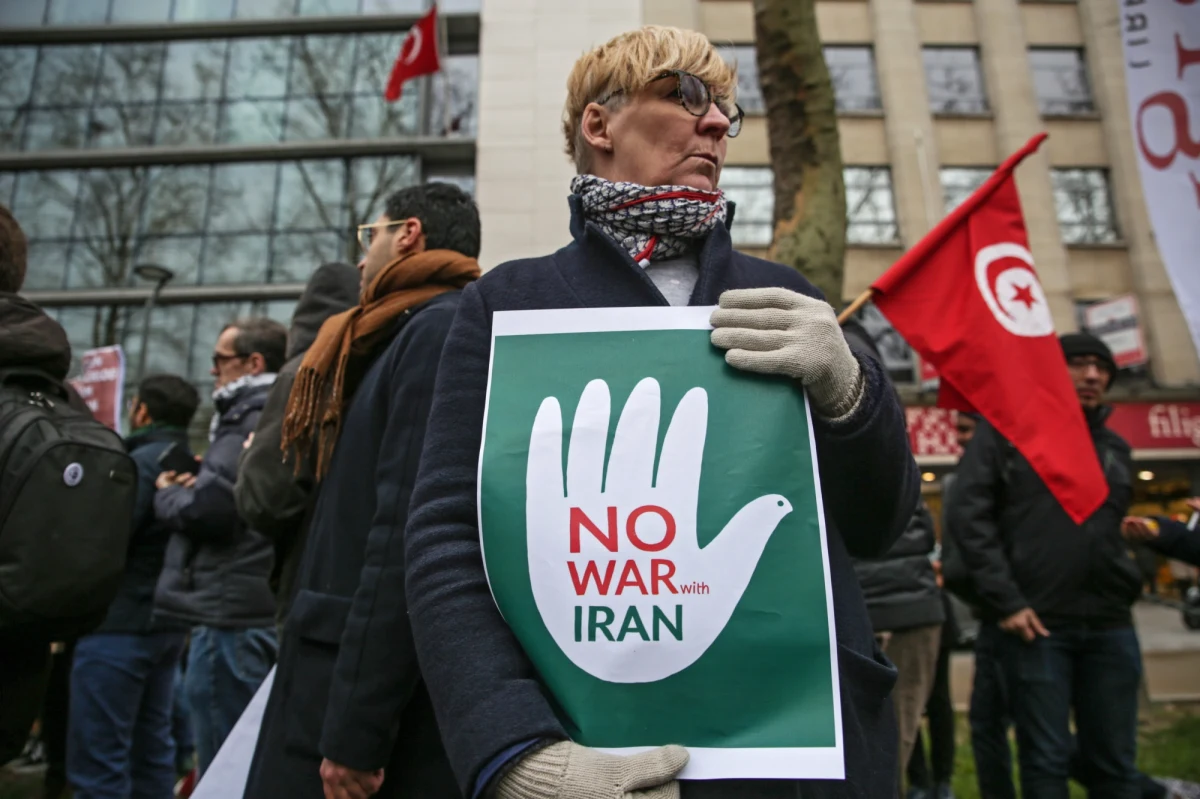 "Nadzwyczajne spotkane ministrów spraw zagranicznych państw UE odbędzie się w piątek w Brukseli" - poinformowały agencje, powołując się na źródła dyplomatyczne w Brukseli. 