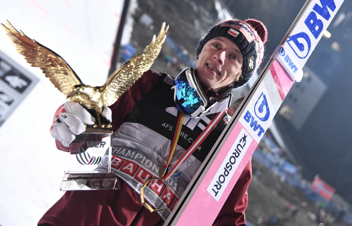 "Było dzisiaj trochę stresu, ale starałem się podejść do tego zadaniowo: to, co mam do zrobienia, nic więcej, nic mniej" - tak Dawid Kubacki podsumował w rozmowie z Eurosportem dzień swojego wielkiego triumfu: zwycięstwa w konkursie Pucharu Świata w Bischofshofen i w całym 68. Turnieju Czterech Skoczni.