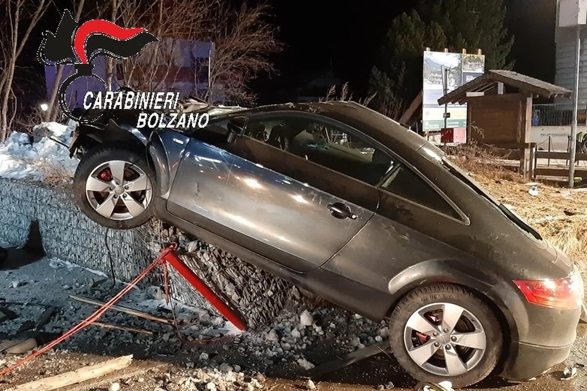 "Nie wiedziałem, że jestem tak pijany, nie wypiłem aż tak dużo" – to miały być pierwsze słowa 27-letniego Stefana L., który mając 1,97 promila alkoholu we krwi wjechał z soboty na niedzielę sportowym audi w grupę niemieckich turystów koło Bolzano na północy Włoch. Uderzył w nich z impetem, zabijając na miejscu sześć osób, siódma ofiara zmarła w szpitalu. Wszyscy mieli od 19 do 21 lat. Byli znajomymi, którzy wybrali się w ferie na narty we włoskie Alpy.