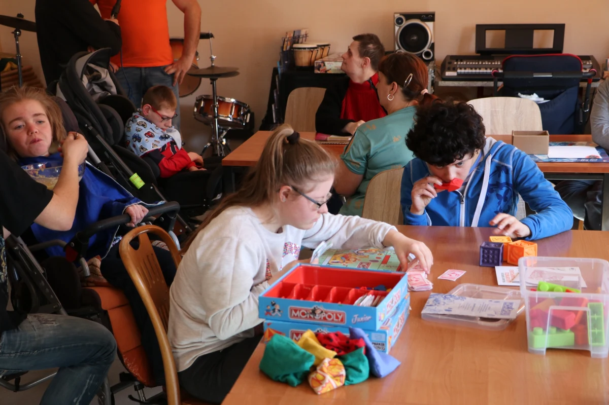 Adolfina Głowacka, Paweł Domagała oraz Małgorzata i Andrzej Kilańczykowie to działacze na rzecz osób niepełnosprawnych, którzy 23 marca w Krakowie, podczas XX edycji Albertiany – festiwalu twórczości osób niepełnosprawnych intelektualnie – odbiorą Medale św. Brata Alberta.