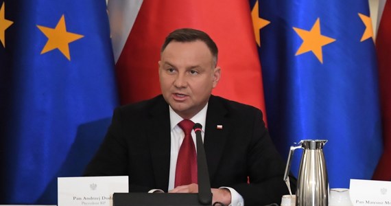 Prezydent Andrzej Duda poinformował, że jako prezydent RP nie będzie uczestniczył w Światowym Forum Holokaustu w Yad Vashem. Prezydent na konferencji po zakończeniu posiedzenia Rady Gabinetowej podkreślał, że w trakcie obchodów 75. rocznicy wyzwolenia niemieckiego nazistowskiego obozu koncentracyjnego Auschwitz-Birkenau w Jerozolimie 23 stycznia mają zabrać głos prezydent Rosji Władimir Putin oraz prezydenci Niemiec, Francji i przedstawiciele Wielkiej Brytanii i USA.