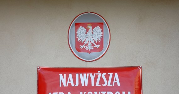 16 zawiadomień NIK po kontroli w służbie więziennej będzie rozpatrywane przez jedną prokuraturę - dowiedział się reporter RMF FM. W grudniu NIK przedstawiła wyniki tak zwanego raportu pokontrolnego z rządowego programu "Praca dla więźniów". 