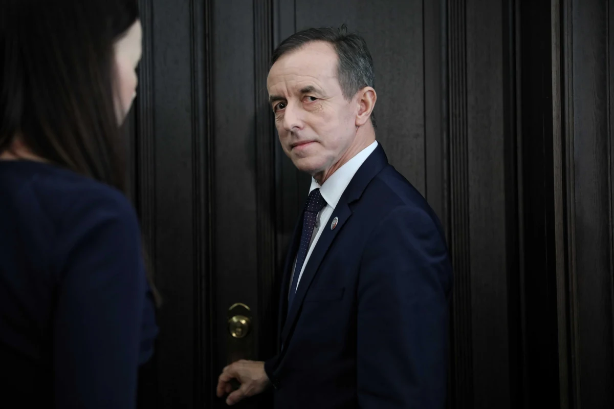 Komisja Europejska nie otrzymała do tej pory odpowiedzi od polskich władz na listy, które przed świętami wysłała do najważniejszych osób w państwie komisarz do spraw praworządności - ustaliła korespondentka RMF FM Katarzyna Szymańska-Borginon. Vera Jourova apelowała o wstrzymanie prac nad ustawą dyscyplinującą sędziów. Z Jourovą spotkał się dziś w Brukseli Marszałek Senatu Tomasz Grodzki.