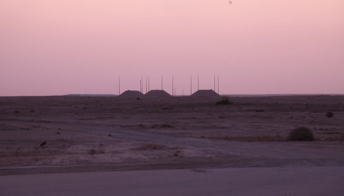 Nie pozwolimy, by Irak stał się polem bitwy - oświadczyło irackie Ministerstwo Spraw Zagranicznych. Resort w Bagdadzie skrytykował naloty na bazy, w których stacjonowali żołnierze USA, nazywając je naruszeniem suwerenności Iraku, i poinformował, że w związku z nimi wezwie ambasadora Iranu w tym kraju.