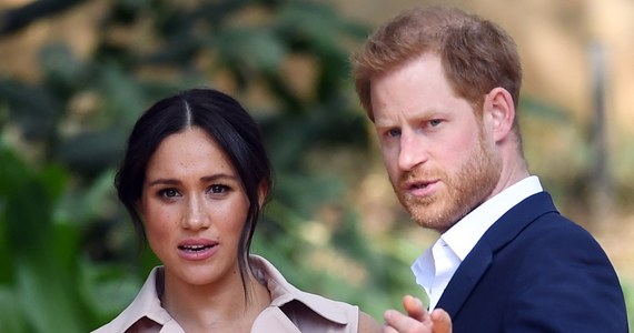 Rewolucja w brytyjskiej rodzinie królewskiej. Książę Harry i jego żona księżna Meghan oświadczyli, że zamierzają sami zarabiać na swoje utrzymanie. Informację przekazali na swoim koncie na Instagramie.