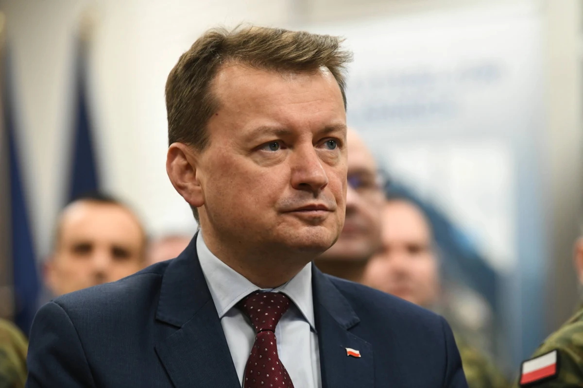 "Decyzje dotyczące przyszłości polskiej misji w Iraku będą podejmowane w gronie NATO" - zapowiedział w środę szef MON Mariusz Błaszczak po posiedzeniu sejmowej komisji obrony, poświęconym sytuacji na Bliskim Wschodzie. W jego ocenie, napięcie pomiędzy Iranem a USA zmierza do deeskalacji.