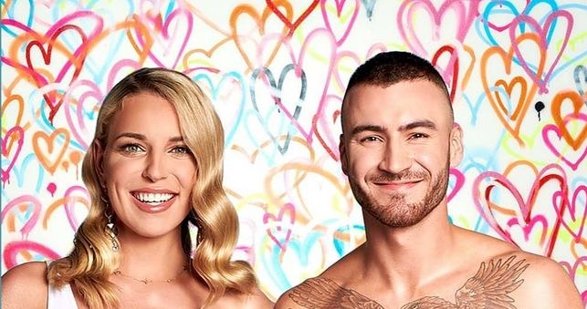 Oliwia Miśkiewicz, uczestniczka reality show "Love Island. Wyspa miłości", opublikowała na Instagramie oficjalne oświadczenie. Wcześniej nie chciała zabierać głosu na temat swojej relacji z Maciejem Szewczykiem, w którym zakochała się w programie. Para rozstała się miesiąc temu. "Horror trwa do chwili obecnej" - wyznaje Miśkiewicz.