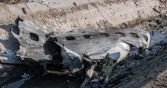 Jak twierdzi dziennik "New York Times": wiele wskazuje na to że ukraiński Boeing ze 176 osobami na pokładzie został zestrzelony wkrótce po starcie z lotniska w Teheranie. Gazeta zdobyła nagranie wideo, które ma być dowodem na zestrzelenie ukraińskiego samolotu przez irańskie siły. 