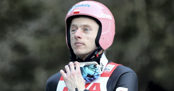 Dawid Kubacki wygrał kwalifikacje do sobotniego konkursu Pucharu Świata w skokach narciarskich we włoskim Predazzo. Szóste miejsce zajął Kamil Stoch. W pierwszej serii wystąpi komplet sześciu Polaków.