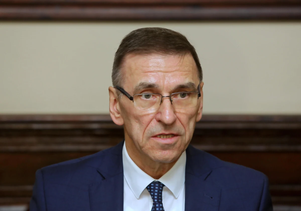 "Śmierć Pawła Adamowicza była dla mnie olbrzymim wstrząsem. Sądzę, że było to powszechne odczucie wśród samorządowców, zwłaszcza prezydentów dużych miast. Podzielaliśmy jego poglądy i podziwialiśmy Go za ich konsekwentne głoszenie i wdrażanie" - tak prezydent Olsztyna Piotr Grzymowicz wspomina w rozmowie z Onetem zabitego w ubiegłym roku prezydenta Gdańska Pawła Adamowicza. "Nikt z nas nie wyobrażał sobie, że otwartość wobec świata i ludzi, jaką prezentował Paweł może prowadzić do tak tragicznych skutków" - podkreśla.