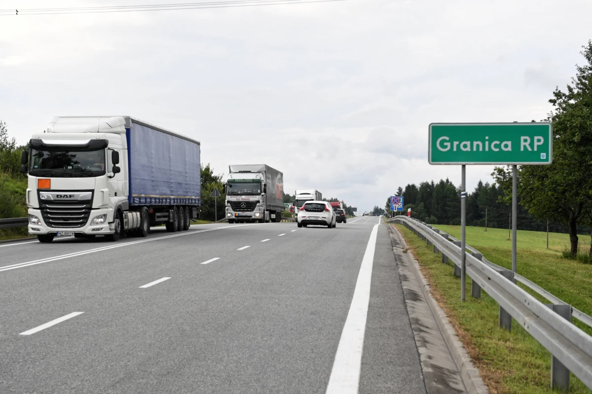 Słowaccy związkowcy wznowili protest na drodze koło dawnego przejścia granicznego w Chyżnem w woj. małopolskim oraz Zwardoniu w woj. śląskim. 