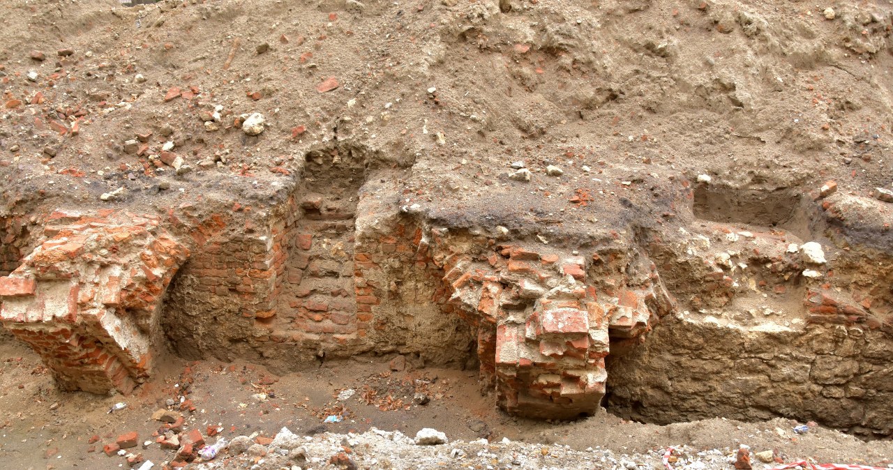 Warszawa: Archeolodzy odkryli pozostałości osady sprzed trzech tysięcy lat na Białołęce - Wydarzenia w INTERIA.PL