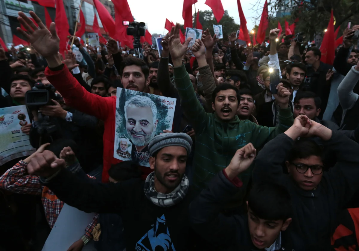 Większość polskiej opinii publicznej (45 proc.) jest za pozostaniem naszych żołnierzy w Iraku, gdzie pełnią oni misję szkoleniową – wynika z nowego badania IBRiS dla "Rzeczpospolitej". Za wycofaniem ich z tego kraju jest 42,2 proc. respondentów.