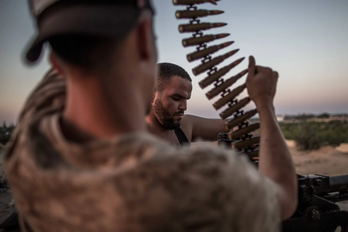 Szef libijskiego rządu jedności narodowej Fajiz as-Saradż i jego rywal, generał Chalif Haftar podpiszą porozumienie ws. zawieszenia broni. Porozumienie weszło w życie w niedzielę, a podpisane zostanie dzisiaj w Moskwie.