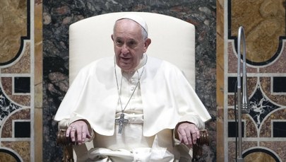 Watykan: Stanowisko papieża Franciszka w sprawie celibatu jest znane