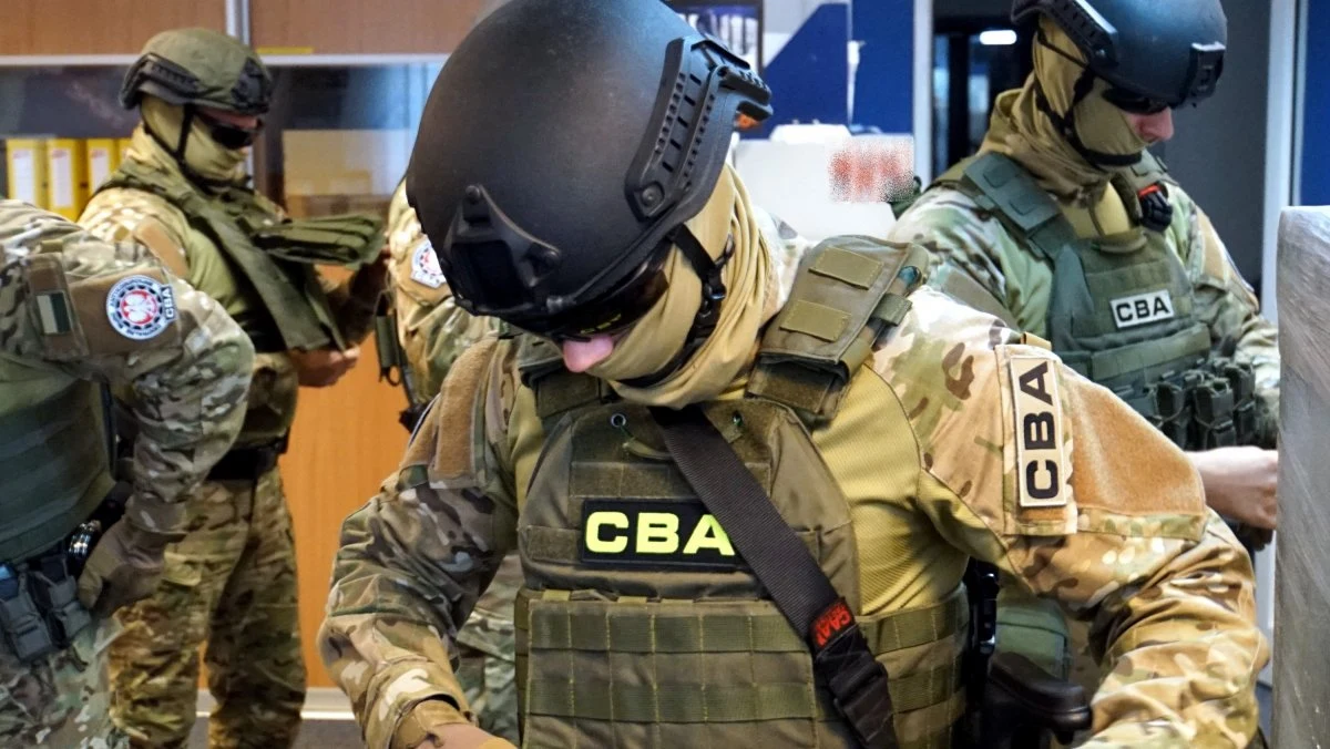 Agenci Centralnego Biura Antykorupcyjnego zatrzymali w Warszawie mężczyznę, który prawdopodobnie jest jednym z liderów mafii lekowej. Ma on podwójne obywatelstwo izraelsko-brytyjskie. Mężczyzna kierował grupą, która między innymi sprzedawała leki z aptek do hurtowni farmaceutycznych, a następnie wywoziła je z Polski.  