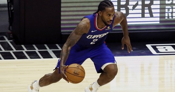 Kawhi Leonard zdobył 43 punkty w niecałe pół godziny, a Los Angeles Clippers pokonali Cleveland Cavaliers 128:103 we wtorkowym meczu koszykarskiej ligi NBA.