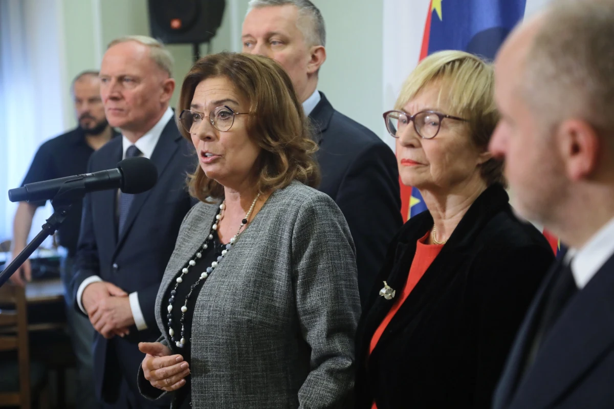 "Pieniądze na moją kampanię są zapewnione; pogłoski, że ich nie ma, to złośliwości innych sztabów" - podkreśliła w środę kandydatka PO na prezydenta Małgorzata Kidawa-Błońska.