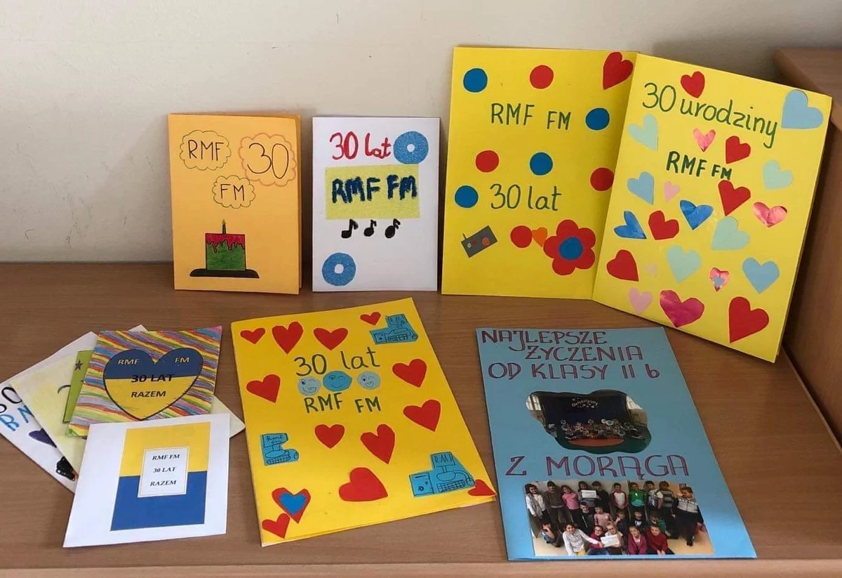 Życzenia z okazji trzydziestych urodzin RMF FM płyną do nas z całej Polski. Od uczniów szkoły podstawowej nr 4 w Morągu w warmińsko-mazurskiem dostaliśmy piękne, własnoręcznie przygotowane kartki urodzinowe.