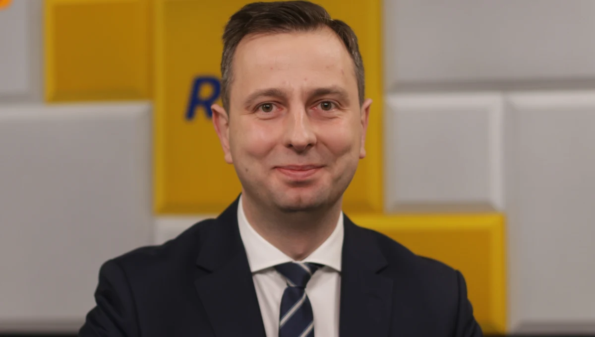 „Paweł Kukiz dostał niesamowity wynik 5 lat temu jako kandydat rewolucyjny, obywatelski, ponad 20 procent, więc chciałbym z tego czerpać” - powiedział w Porannej rozmowie w RMF FM Władysław Kosiniak-Kamysz. “Wszystko przed nami. To, co najważniejsze - sędziowie pokoju, mieszana ordynacja wyborcza, sprawy związane z wyborem prokuratora generalnego w wyborach powszechnych - to będzie w moim programie wyborczym. My to wpisaliśmy do programu wyborczego PSL-u, ale to będzie też w programie wyborczym kandydata na prezydenta, w moim programie wyborczym” – stwierdził lider ludowców.