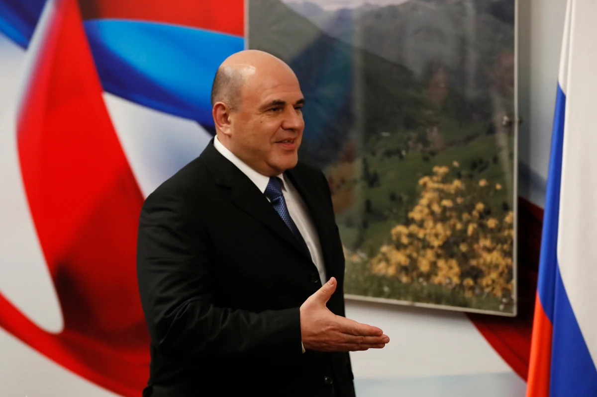 Nowy premier Rosji Michaił Miszustin, dotychczasowy szef Federalnej Służby Podatkowej (FNS), jest oceniany jako skuteczny menadżer i reformator tych służb, niezwiązany zbyt blisko z żadną z grup politycznych. Media wróżą mu rolę technicznego szefa rządu.