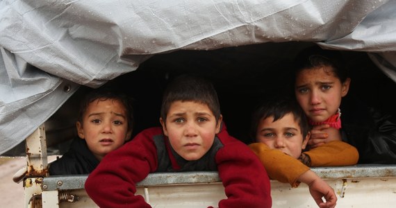 W najnowszym raporcie Międzynarodowej Komisji Śledczej ONZ ds. Syrii wskazano, że dzieci są częstymi ofiarami wojny w tym kraju. Wnioski oparto na materiale śledczym komisji zajmującej się badaniem gwałcenia praw człowieka w Syrii. "Po ośmiu latach konfliktu wciąż nagminne jest naruszanie praw człowieka w przypadku dzieci, które nadal są  zabijane, okaleczane, ranione i pozbawiane rodzin przez strony uczestniczące w tym konflikcie zbrojnym" - czytamy w raporcie Niezależnej Międzynarodowej Komisji Śledczej ds. Syrii.