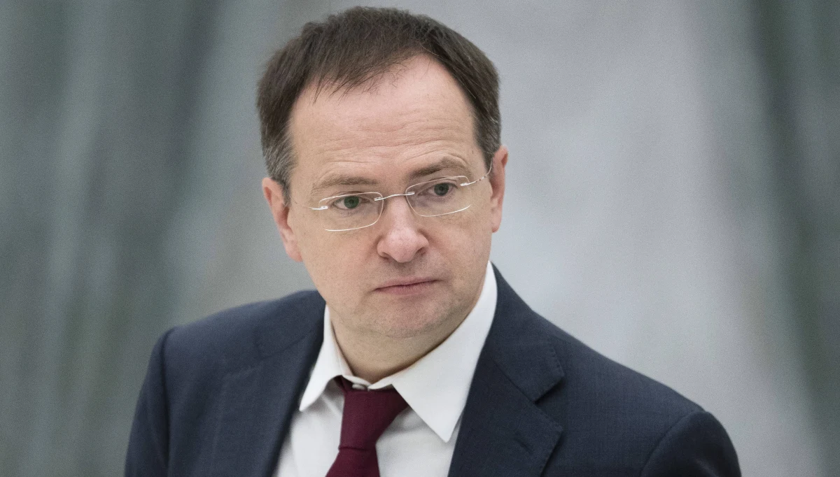 Rosja nie będzie angażować się w żadne rozmowy na temat zwrotu dóbr kultury i ta kwestia dla niej nie istnieje - powiedział szef resortu kultury Rosji Władimir Miedinski. Oznajmił, że przemieszczone dobra kultury są własnością Rosji. 