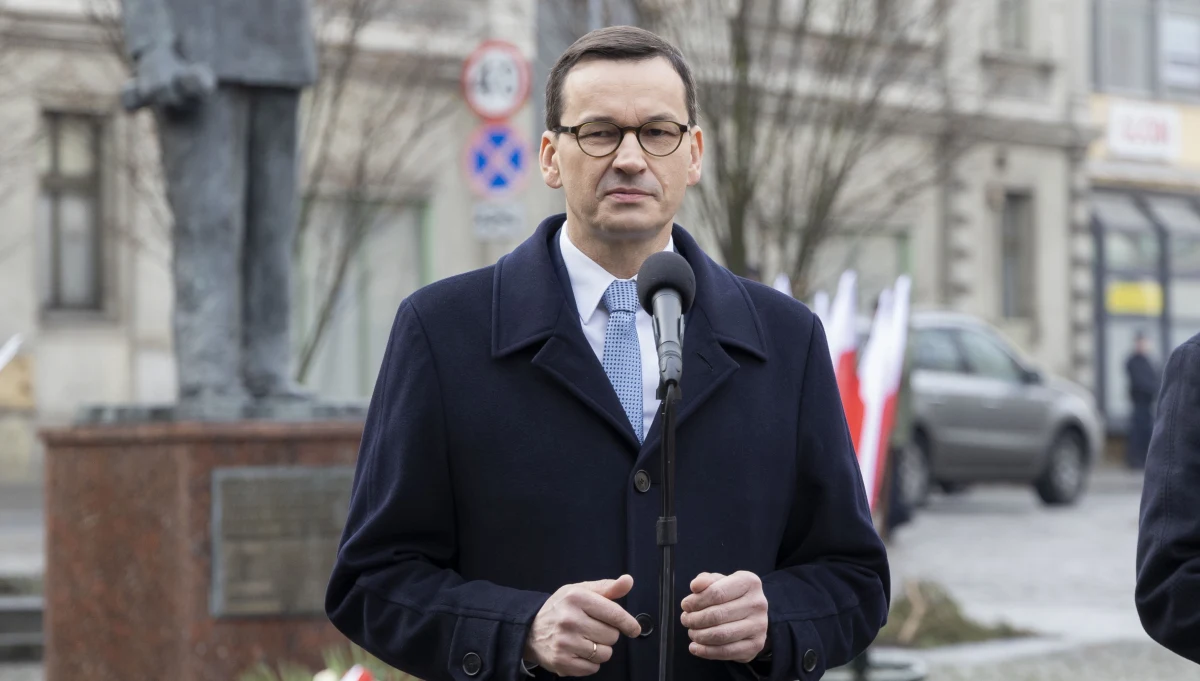 Dlaczego Putin nie wspomina o spotkaniu Mołotowa z Hitlerem i Ribbentropem w Berlinie w 1940 roku, czy współpracy NKWD i Gestapo przeciwko Polakom - napisał premier Mateusz Morawiecki, odnosząc się do grudniowych słów prezydenta Rosji Władimira Putina na temat przyczyn wybuchu II wojny światowej. 