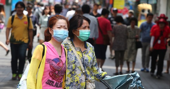 Rosną obawy przed nowym wirusem, przypominającym SARS, rozprzestrzeniającym się w Azji. Wirus zabił dwie osoby w Chinach, został zdiagnozowany także w Tajlandii i Japonii. Chińskie władze są krytykowane za utajnianie prawdziwych danych, które mogą świadczyć o pandemii. Brytyjscy eksperci twierdzą, że w Chinach zainfekowanych może być ponad 1700 ludzi.