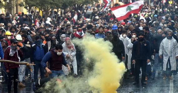 Blisko 380 osób zostało rannych podczas sobotnich starć między antyrządowymi manifestantami a siłami bezpieczeństwa w stolicy Libanu Bejrucie. Był to najbrutalniejszy dzień od początku ruchu kontestacji władzy w tym kraju. Poprzedni bilans mówił o co najmniej 160 rannych.