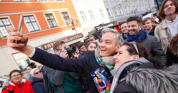 Robert Biedroń został zatwierdzony przez konwencję Sojuszu Lewicy Demokratycznej jako kandydat w tegorocznych wyborach prezydenckich. Jak poinformował szef SLD Włodzimierz Czarzasty, kandydatura Biedronia przeszła jednogłośnie.