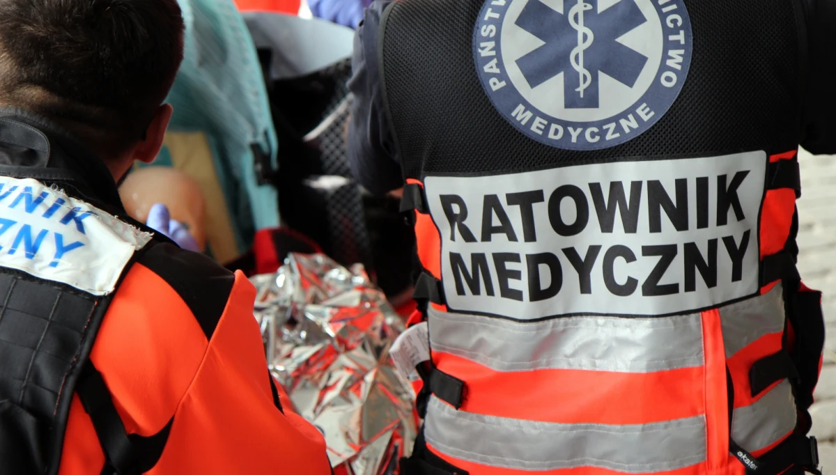 Do aresztu trafił mężczyzna, który w Olsztynie zaatakował ratowników medycznych udzielających mu pomocy. 32-latkowi, podejrzanemu o czynną napaść na funkcjonariusza publicznego, kierowanie gróźb i znieważenie, grozi kara do 10 lat więzienia - podała policja. 