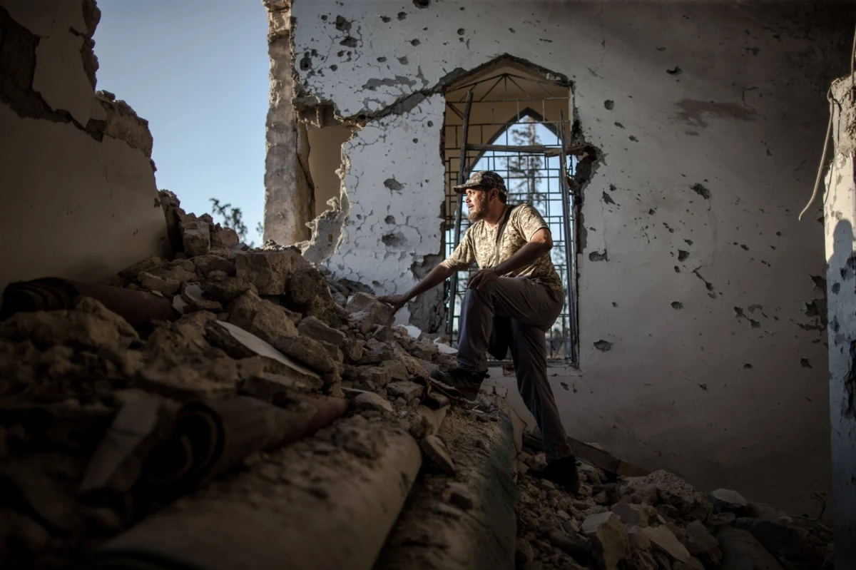 Polska nie wyśle żołnierzy do Libii, nawet jeżeli Unia Europejska podjęłaby taką decyzję. Dzisiaj z sugestią ekspedycji wojskowych wystąpił szef unijnej dyplomacji Josep Borell. "To nie jest to priorytetowy i tradycyjny obszar naszego zaangażowania wojskowego" - odpowiedział minister spraw zagranicznych polski Jacek Czaputowicz. 