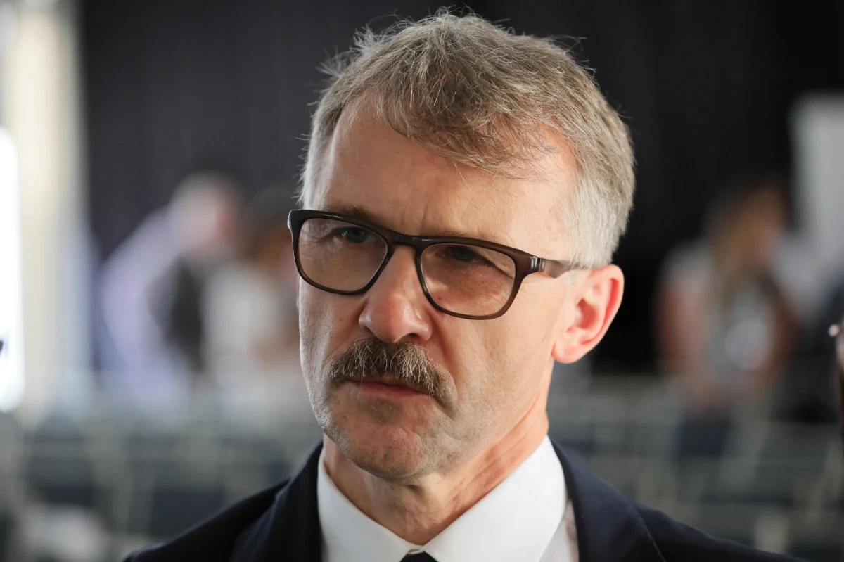 Rzecznik dyscyplinarny sędziów został powołany w sposób prawidłowy. Ponieważ na podstawie zmienionych przepisów jest on powoływany przez ministra sprawiedliwości, to nie ma możliwości, żeby KRS go wybierała - powiedział przewodniczący KRS sędzia Leszek Mazur odnosząc się do wątpliwości wyrażonych przez Rzecznika Praw Obywatelskich Adama Bodnara co do prawidłowości powołania w 2018 r. rzecznika dyscyplinarnego sędziów Piotra Schaba.