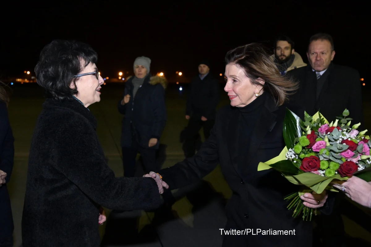 Przewodnicząca Izby Reprezentantów Stanów Zjednoczonych Nancy Pelosi przyjechała we wtorek przed południem do byłego niemieckiego obozu Auschwitz. Amerykańska polityk odda hołd ofiarom i złoży wieniec przed Ścianą Straceń.