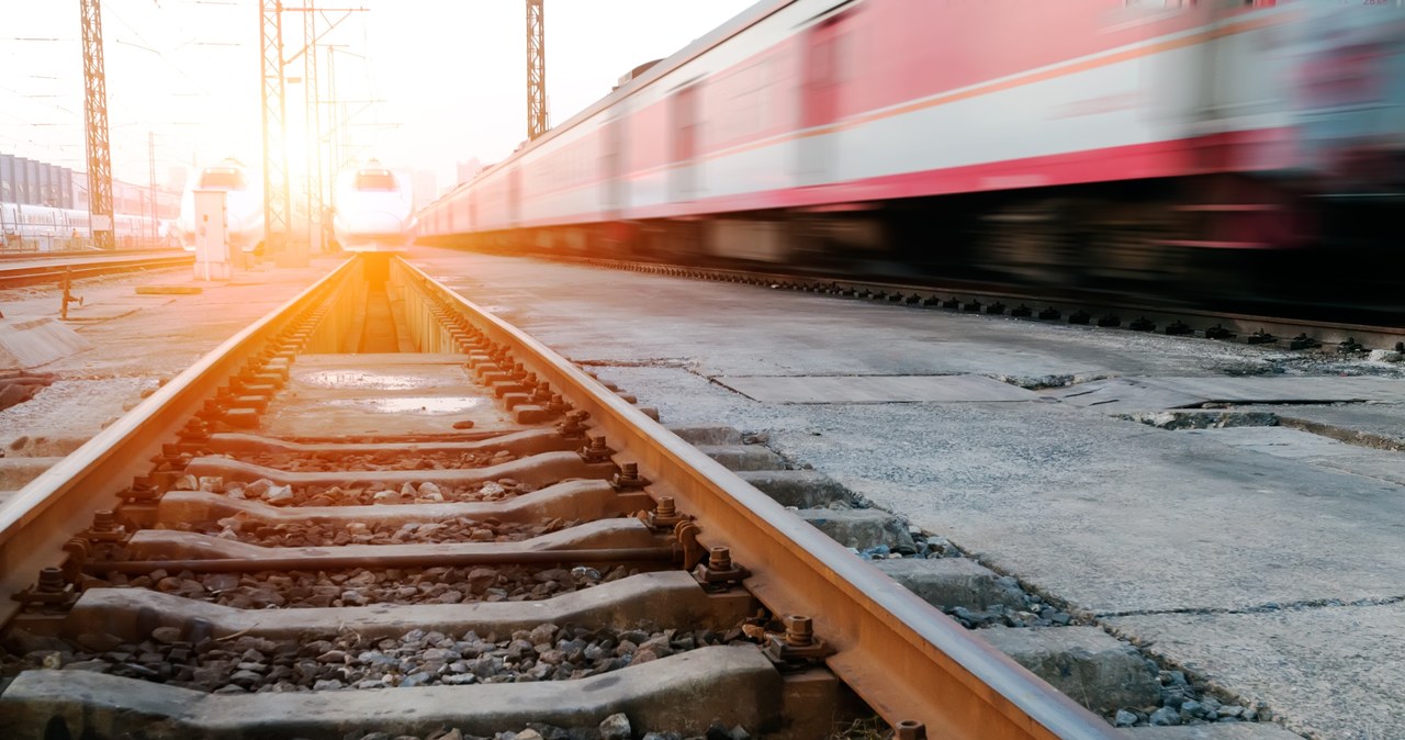 España: Los ferrocarriles han medido mal los nuevos trenes, están demasiado altos