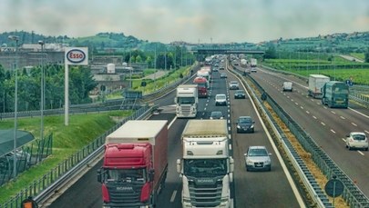 Komisja transportu PE poparła niekorzystny dla polskich przewoźników pakiet mobilności