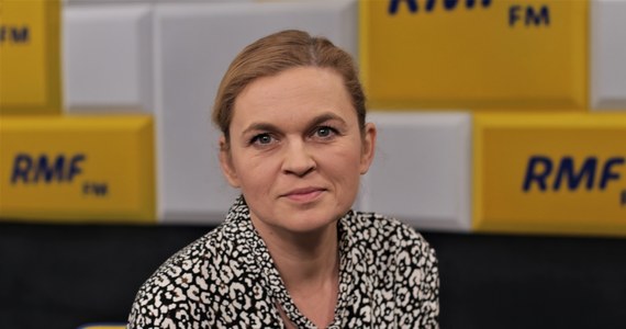 "Myślę, że będę rekomendować wsparcie Małgorzaty Kidawy-Błońskiej - pod pewnymi ustaleniami programowymi" - tak Barbara Nowacka mówiła w Popołudniowej rozmowie w RMF FM o tym, kogo Inicjatywa Polska poprze w wyborach prezydenckich. Spotkanie Inicjatywy z Kidawą-Błońską odbędzie się najprawdopodobniej 8 lutego. "Chciałabym, żeby Małgorzata Kidawa-Błońska zadeklarowała, że jeżeli na jej biurku pojawi się ustawa liberalizująca aborcję, to przeprowadzi konsultacje społeczne" - dodawała Nowacka. I przyznawała, że ma nadzieję, iż na końcu Kidawa-Błońska poparłaby tę ustawę. W rozmowie z Marcinem Zaborskim Nowacka zapewniła, że ona sama nie wystartuje w tych wyborach. Podkreśliła, że nigdy nie brała tego na poważnie - choć takie propozycje się pojawiały.  