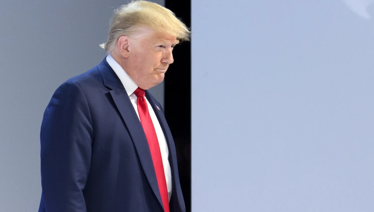 Irański parlamentarzysta wyznaczył 3 mln USD nagrody za zabicie prezydenta USA i oświadczył, że Iran mógłby uniknąć zagrożeń, gdyby dysponował bronią jądrową - podała we wtorek agencja ISNA. "To po prostu absurdalne" - skomentował amerykański dyplomata.