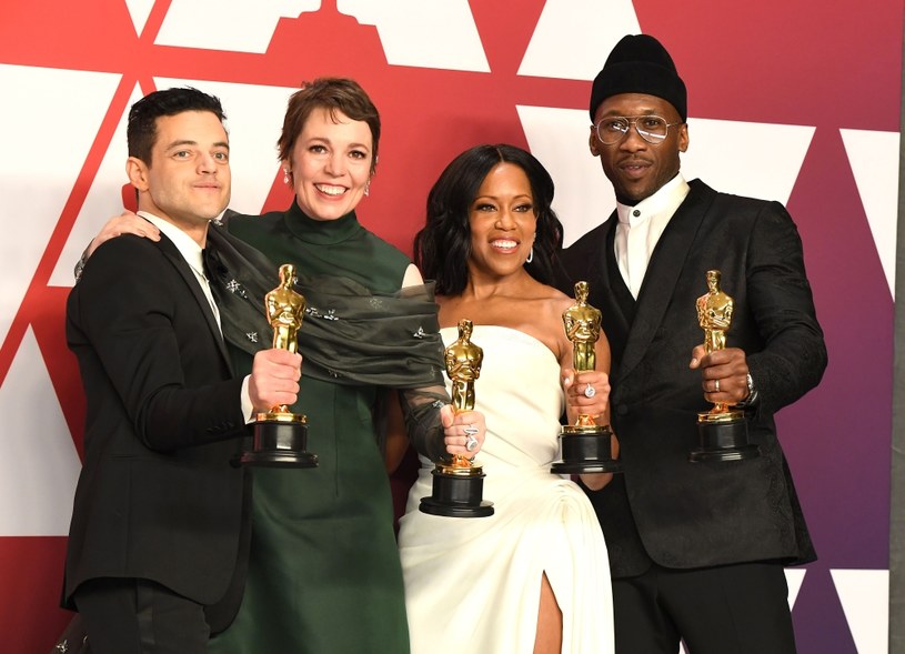 Amerykańska Akademia Sztuki i Wiedzy Filmowej podała, że wśród wręczających statuetki na tegorocznej oscarowej gali znajdą się - zgodnie z tradycją - zwycięzcy w kategoriach aktorskich z ubiegłego roku. To Rami Malek, Olivia Colman, Regina King i Mahershala Ali.