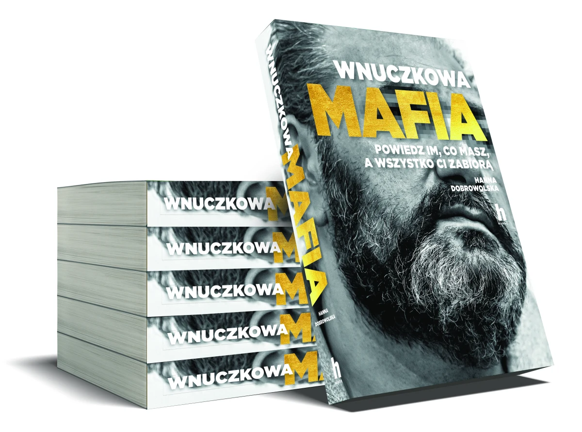 Gdy w Dniu Babci odkładałem na półkę książkę "Wnuczkowa mafia. Powiedz im, co masz, a wszystko zabiorą", czułem się nieswojo. Bo ileż to razy słyszałem w serwisach informacyjnych o kolejnych zatrzymaniach przestępców używających metody "na wnuczka"? Setki. Super, prawda? Dobrze dowiedzieć się o tym, że ktoś, kto okrada starszych ludzi, trafi za kratki. Odda pieniądze, przeprosi i zadośćuczyni. Sprawiedliwości po prostu stanie się zadość... I tu pojawia się problem. Problem w tym, że nic takiego nie ma miejsca. W swojej poruszającej książce udowadnia to Hanna Dobrowolska. Dziennikarka od lat zajmującą się tematyką bezwzględnego oszukiwania i okradania starszych osób zabiera czytelnika w podróż pełną bólu, poczucia wstydu, bezwzględności i bezradności.