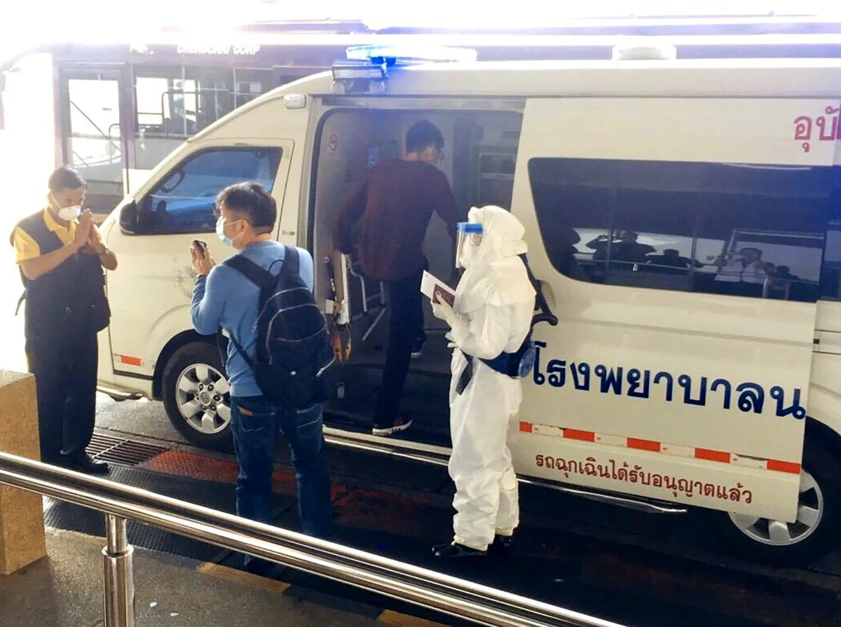 "Do 17 wzrosła w Chinach liczba ofiar śmiertelnych nowego koronawirusa, wywołującego zapalenie płuc" - poinformowała chińska telewizja publiczna. Według chińskich władz dotychczas potwierdzono 444 przypadki zarażenia nową, groźną chorobą.