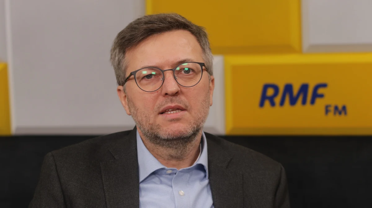 "Raczej bym się zdziwił, gdyby jakiejś formy ataku bezpośredniego czy pośredniego (ze strony Putina - przyp. red.) nie było. To jest gra, która toczy się od wielu miesięcy. To jest forum, które zostało stworzone dla Putina, po to żeby odzyskać inicjatywę w tej grze" - tak dyrektor Muzeum Historii Polski Robert Kostro mówił w Popołudniowej rozmowie w RMF FM o rozpoczynającym się jutro Światowym Forum Holokaustu. 