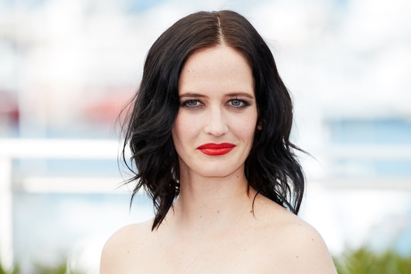 Wiele osób zna ją przede wszystkim dlatego, że była "dziewczyną Bonda" w "Casino Royale". Ale Eva Green, która zadebiutowała u Bernardo Bertolucciego i pracowała z tak uznanymi na świecie reżyserami, jak Ridley Scott, Tim Burton czy Roman Polański, to nie tylko piękna twarz i doskonałe kształty! W nowym filmie Alice Winocour francuska seksbomba wciela się w astronautkę.