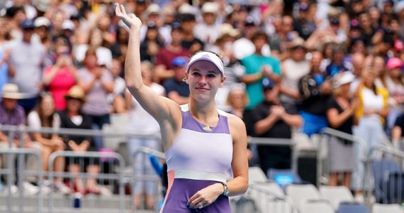 Była liderka światowego rankingu tenisistek Caroline Wozniacki zakończyła karierę meczem trzeciej rundy wielkoszlemowego Australian Open. Dunka polskiego pochodzenia przegrała w Melbourne z Tunezyjką Ons Jabeur 5:7, 6:3, 5:7. 