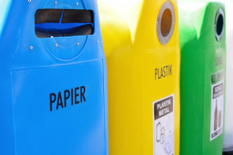 Segregacja z podziałem na 11 pojemników? Ministerstwo komentuje doniesienia