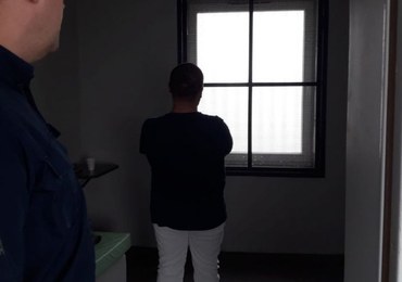 Skrępował koleżankę z pracy i zadał jej kilka ciosów nożem. 40-latek zatrzymany