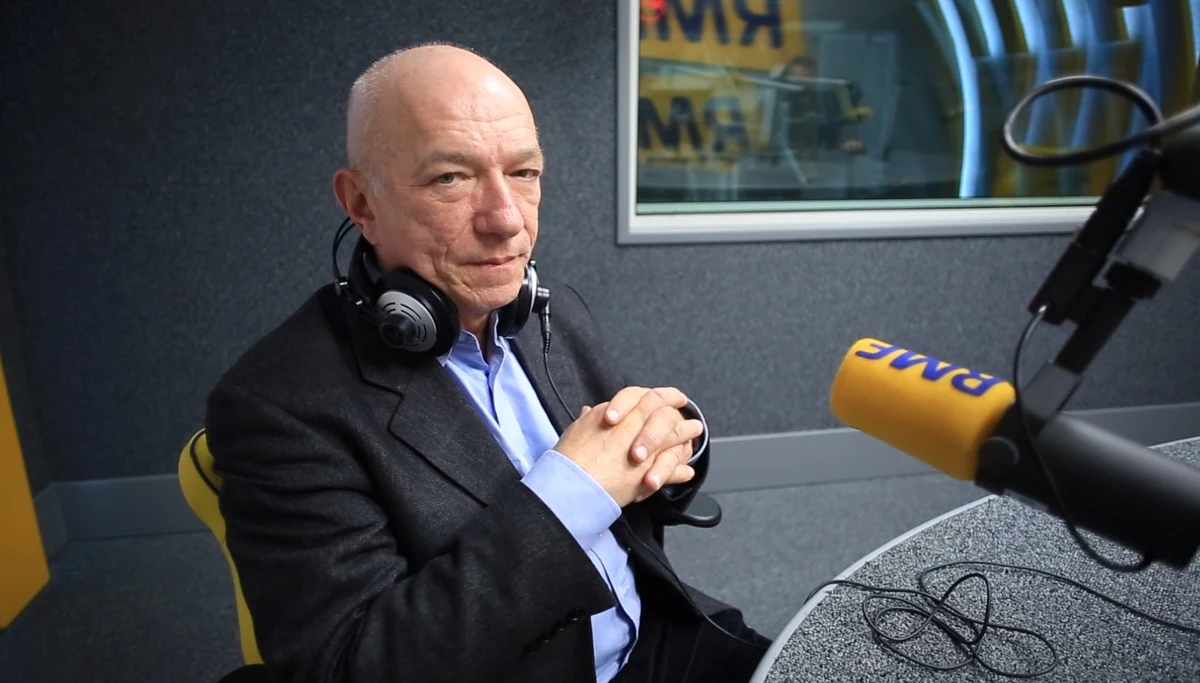 "Każdy obywatel może mieć sprawę i może się okazać, nawet po latach, że skład sądu był niewłaściwy. I dojdzie do wznowienia postępowania i do zmiany wyroku" - mówi w Popołudniowej rozmowie w RMF FM były minister sprawiedliwości Zbigniew Ćwiąkalski. Jak rozumie decyzję Sądu Najwyższego odnoszącą się do sedziów powoływanych przy udziale obecnej, zreformowanej KRS? "Należy wyjaśnić, czy zostali właściwie powołani. Jeśli okaże się, że KRS jest właściwie powołany - to nie byłoby problemu. Natomiast jest problem, bo przerwano poprzednią kadencję KRS, a konstytucja na to nie pozwala" - mówi gość Marcina Zaborskiego. Kto ma więc jego zdaniem teraz wyjaśniać, czy ci sędziowie zostali prawidłowo powołani? "W każdej indywidualnej sprawie orzekający sąd będzie o tym decydować. Przypuszczam, że władza jeszcze nie odpuściła, będzie pracować nad nową ustawą, która może być jeszcze groźniejsza. (...) Zamiarem władzy będzie to, by spacyfikować sądy" - stwierdza Zbigniew Ćwiąkalski. 